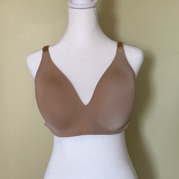 SOMA Vanishing 360 Wireless Nude Tan Bra Size 36D - Picture 1 of 5